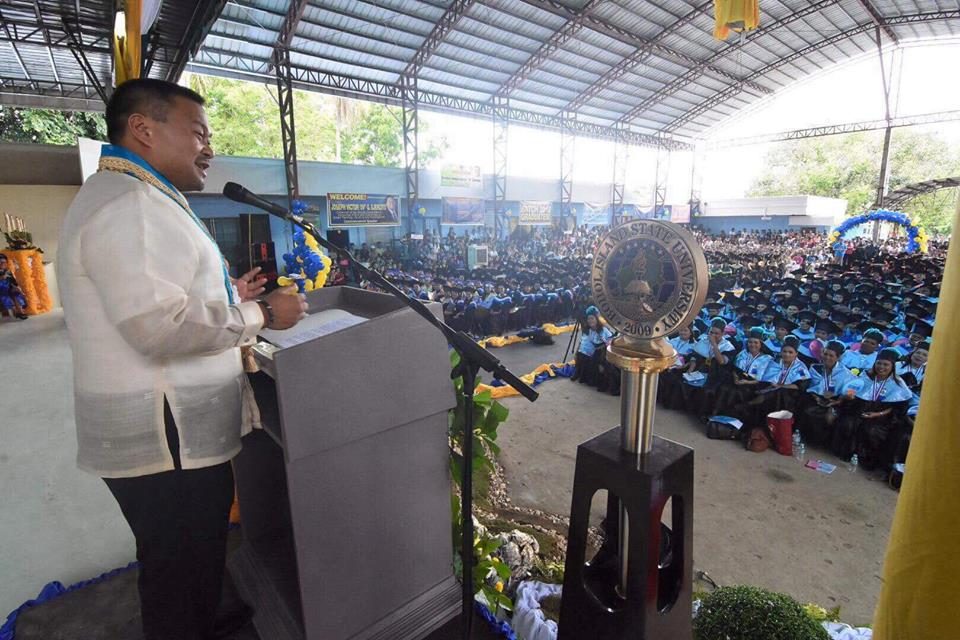Mag-aral mabuti! JV Ejercito urges students to take advantage of free tuition law