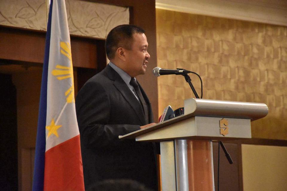 Sen. JV Ejercito, Vice Chair of the Senate Committee on Public Services at the Media and Road Safety Forum of Vera Files and World Health Organization.