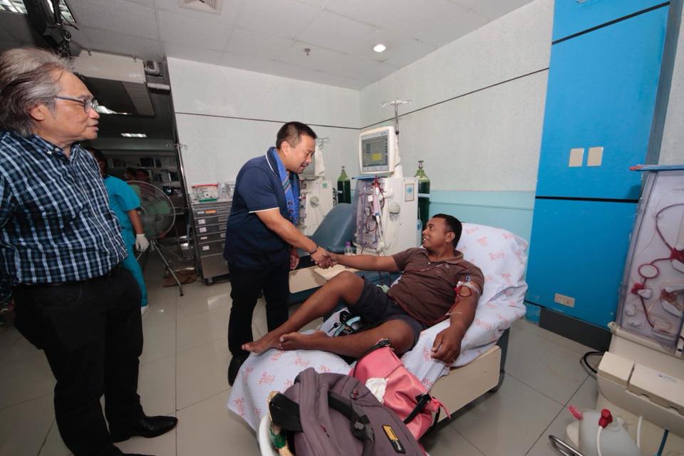 Sen. JV Visits Southern Philippines Medical Center