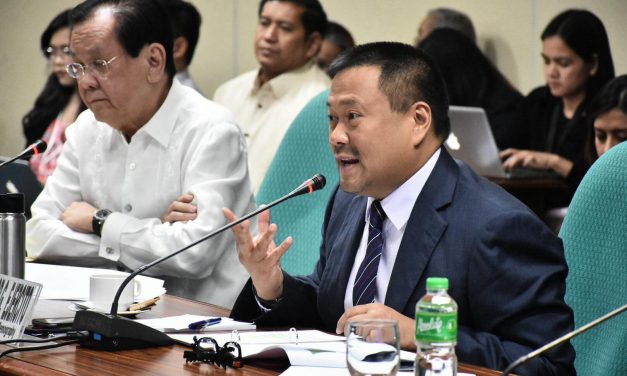 Senate bill aims to regulate parking fees in commercial establishments